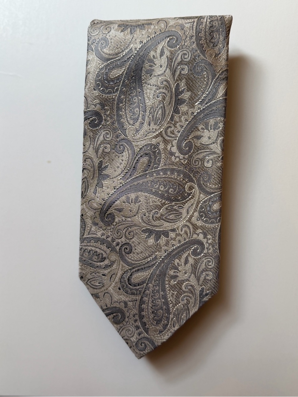 Ermenegildo Zegna 100% Silk Paisley Jacquard Tie
